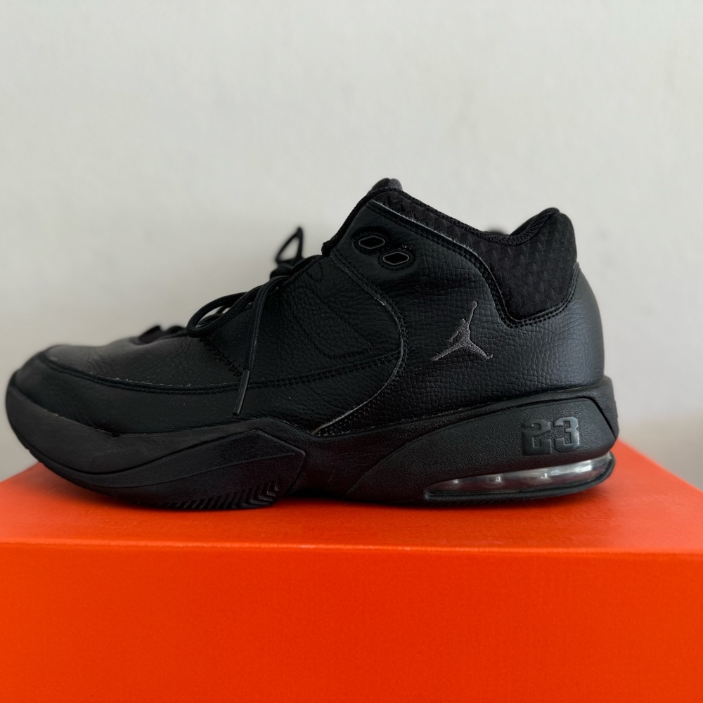 Nike Jordan Max Aura 3